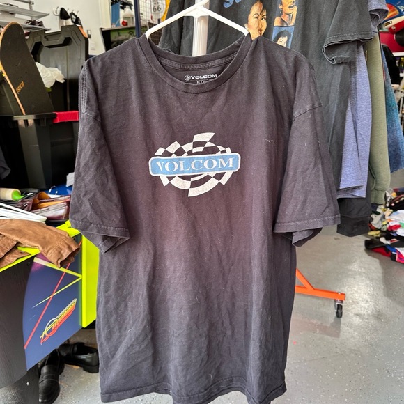 Volcom Other - Volcom T-Shirt Mens Size Extra Large Black Graphic Tee Y2K Vintage Logo Street